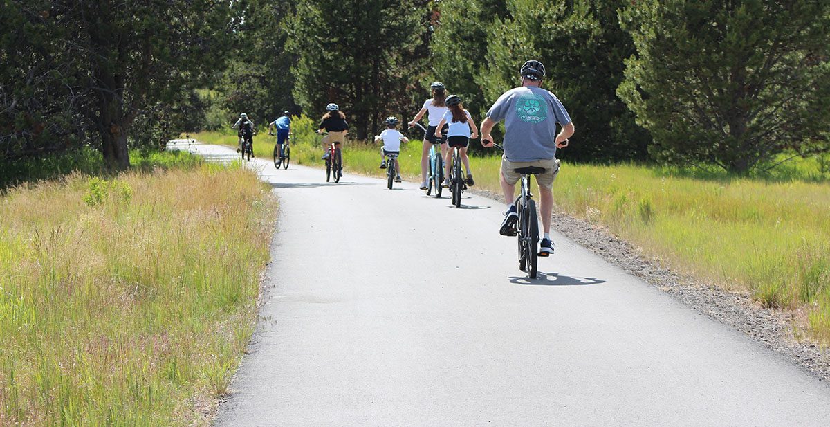 Pathway ccyclists